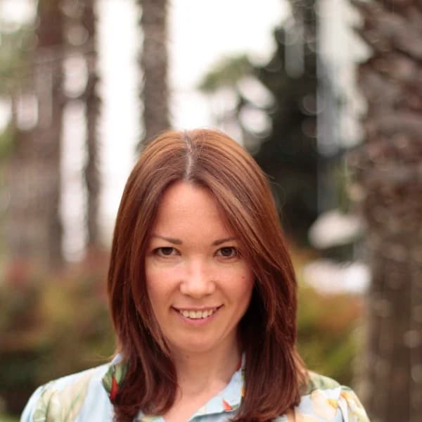 Лариса Султанова